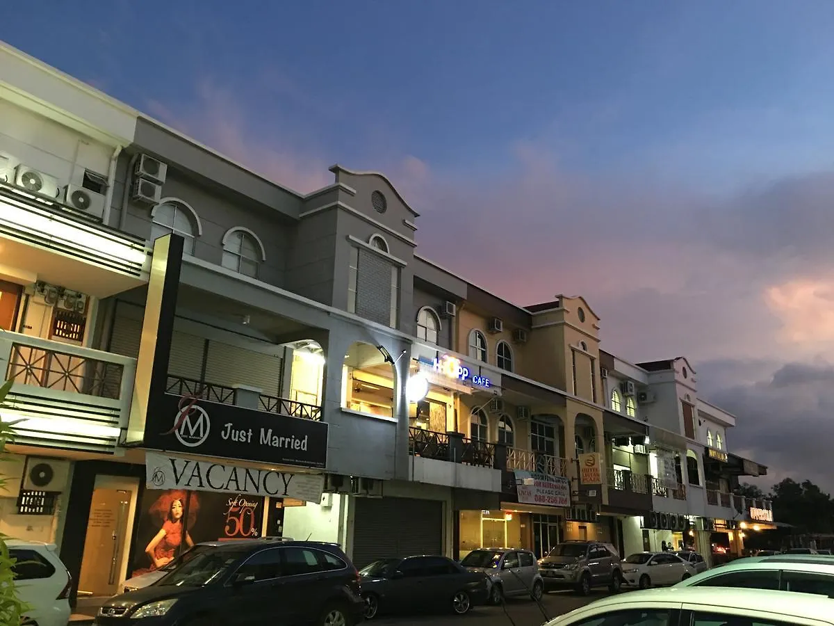 Lintas Plaza Hotel location